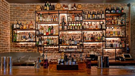 Bar à cocktails renommé dans un quartier vivant de Bruxelles Bruxelles